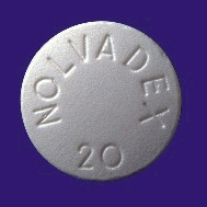 日本 PMDA 患者指南中的 NOLVADEX 20 白色圆片